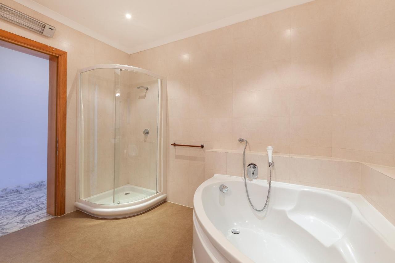 Spacious Seafront Apt With Living, Sofa, Wifi & Ac By 360 Estates Sliema Exterior foto