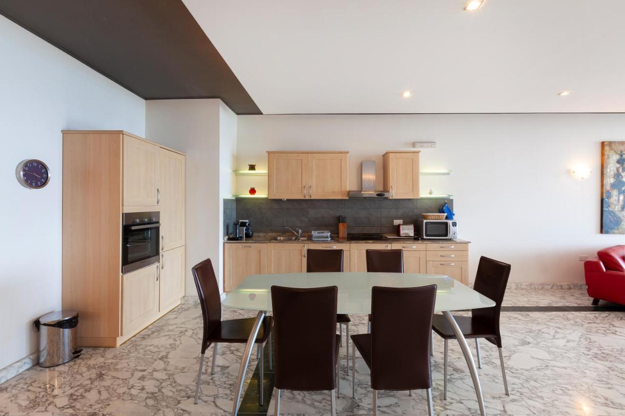 Spacious Seafront Apt With Living, Sofa, Wifi & Ac By 360 Estates Sliema Exterior foto