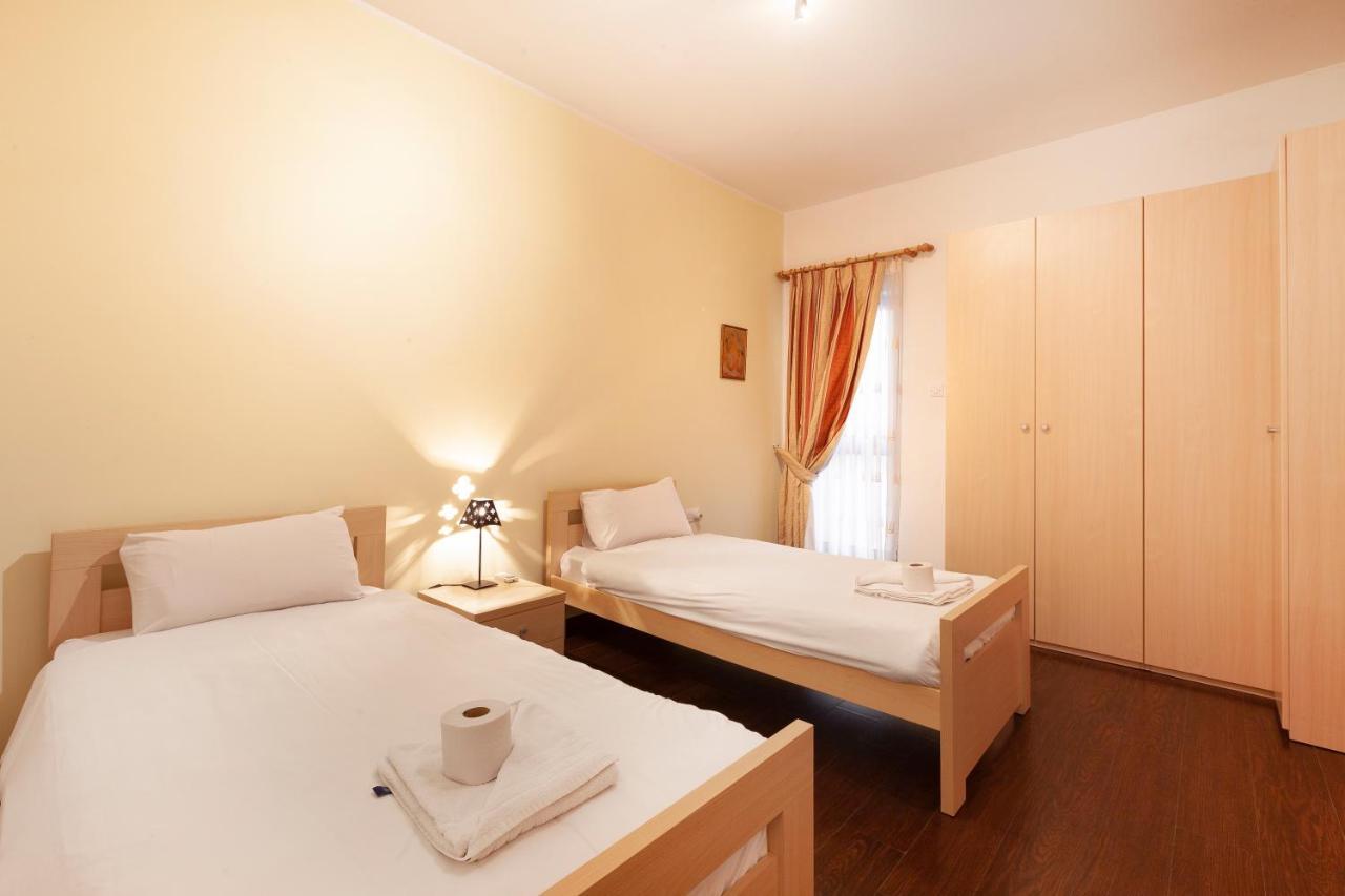 Spacious Seafront Apt With Living, Sofa, Wifi & Ac By 360 Estates Sliema Exterior foto