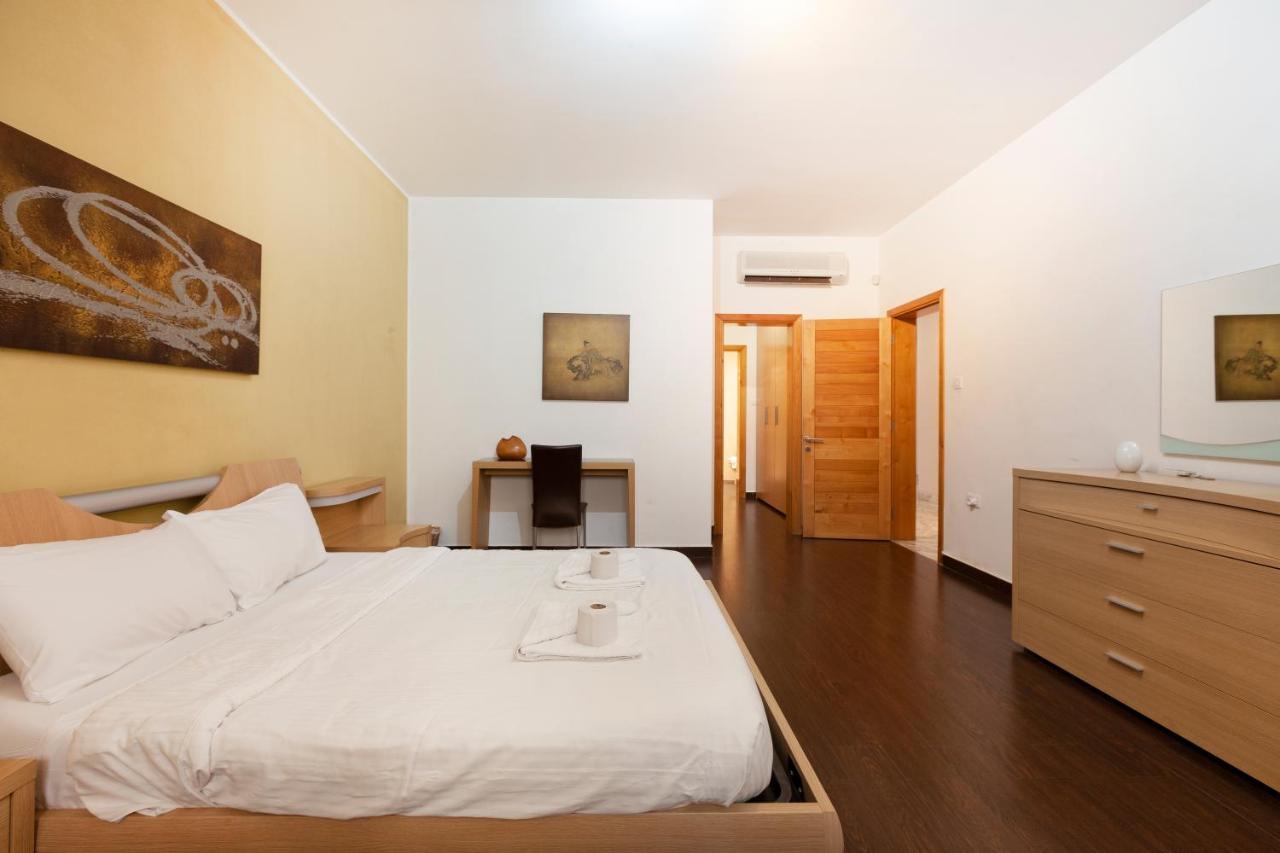 Spacious Seafront Apt With Living, Sofa, Wifi & Ac By 360 Estates Sliema Exterior foto