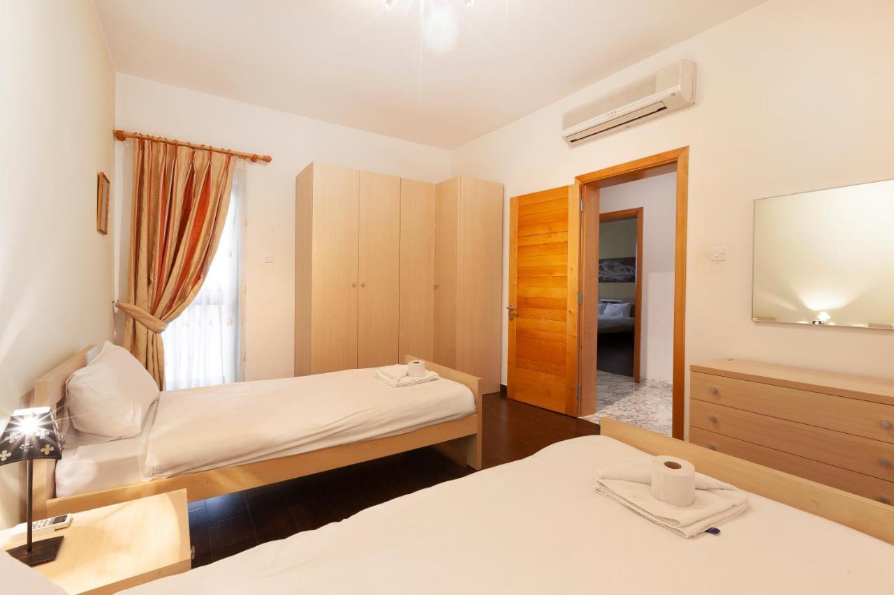 Spacious Seafront Apt With Living, Sofa, Wifi & Ac By 360 Estates Sliema Exterior foto