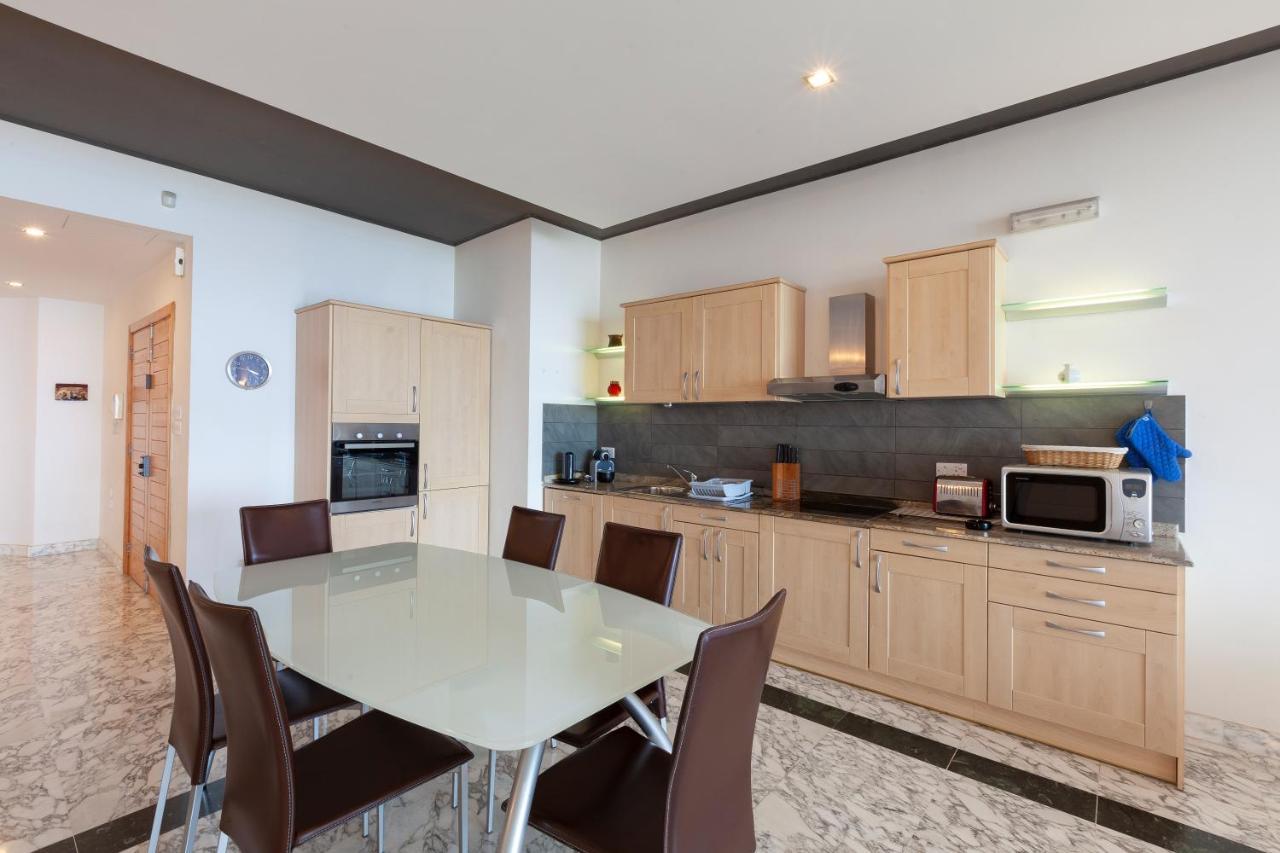 Spacious Seafront Apt With Living, Sofa, Wifi & Ac By 360 Estates Sliema Exterior foto